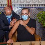 Launching the national vaccination campaign in Fez, HM the King received the 1st dose of the vaccine against Covid-19