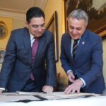 the first Swiss ambassador presents his letters of credence to the King of Morocco: a symbol of diplomatic relations established in 1956.