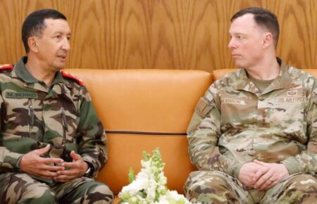 Lieutenant General Mohammed Berrid, Inspector General of the Royal Armed Forces and Commander of the South Zone, and General Dagvin Anderson, Commander of U.S. Africa Command (AFRICOM).