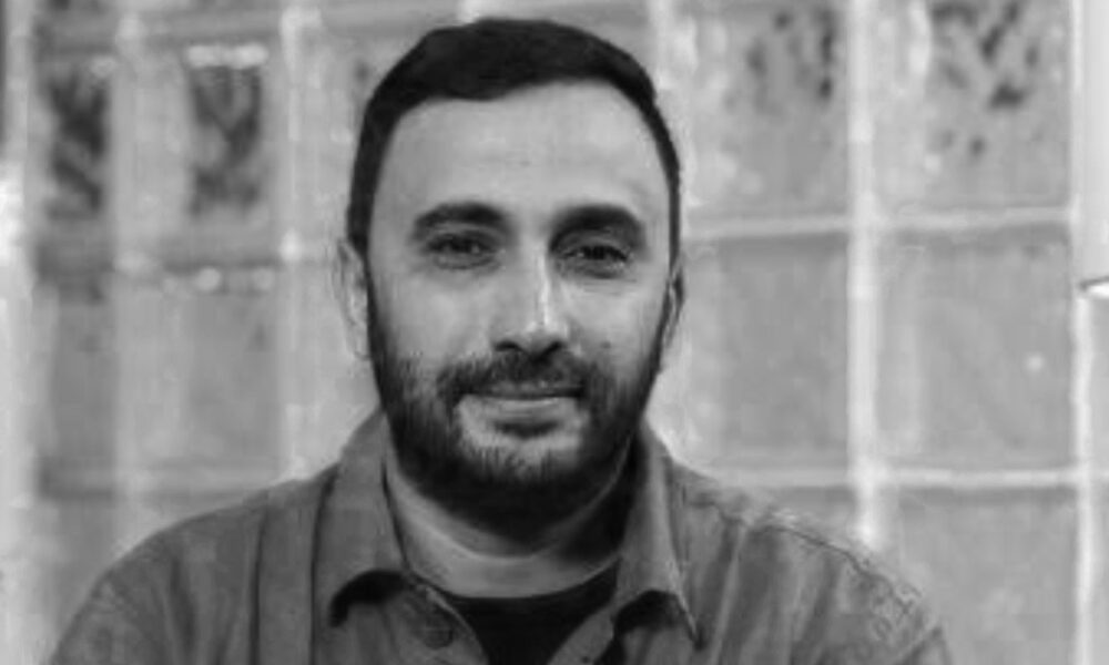 Tunisian journalist Mohamed Yousfi has been detained after police arrested him before a radio appearance.